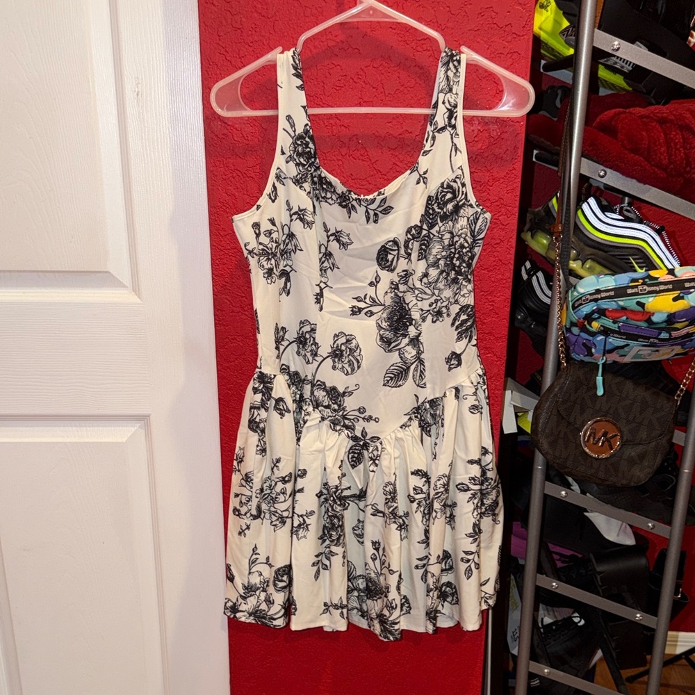 SHEIN Black and White Floral Mini Dress